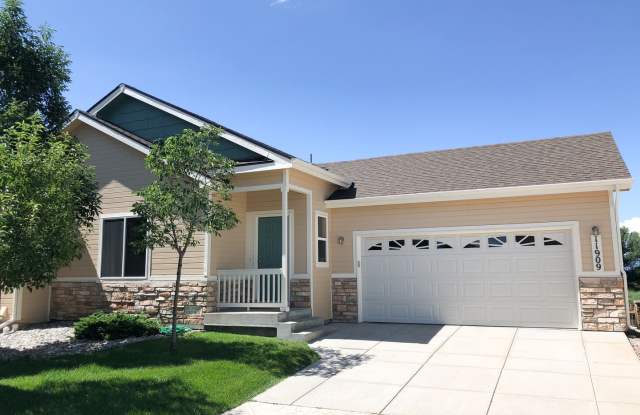 Move in Special! $300 off first months rent! - 11909 Corbu Heights, El Paso County, CO 80831