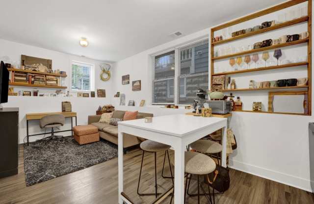 2750 N Kenmore Avenue Gallery 4