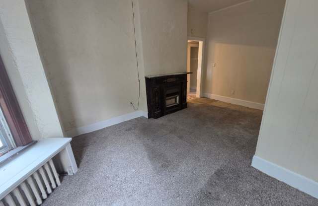 First floor 1 bedroom unit  west side Gallery 4