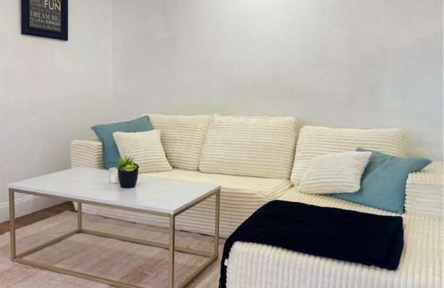 3022 W MEADOW Street Gallery 4