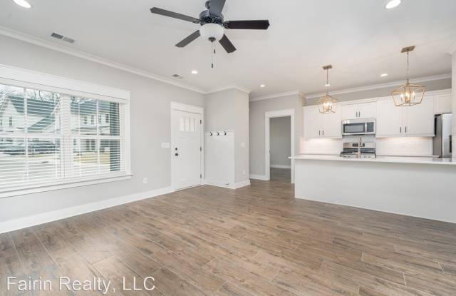 1520 Cottage Grove Gallery 3