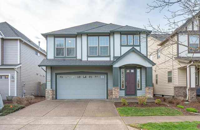 Spacious 3 Bedroom + Bonus Room , club, Across from Park! photos photos