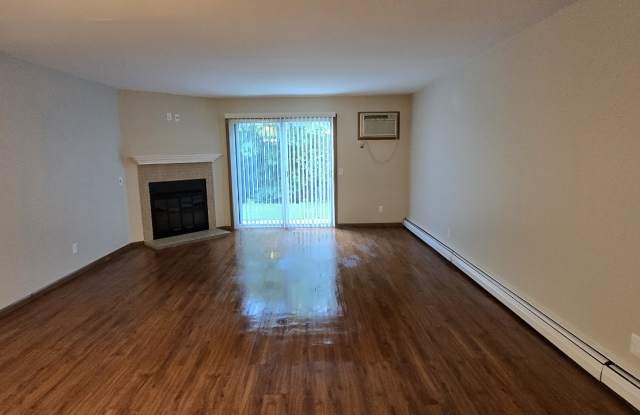 4542 Commerical Ave Gallery 1