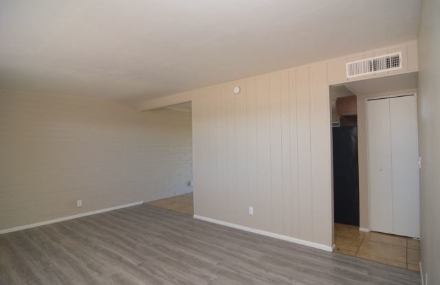 Charming 2 Bedroom 1 Bath Townhouse! East Tucson Location! Gallery 4