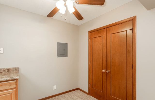 Lake Shore Place Gallery 3
