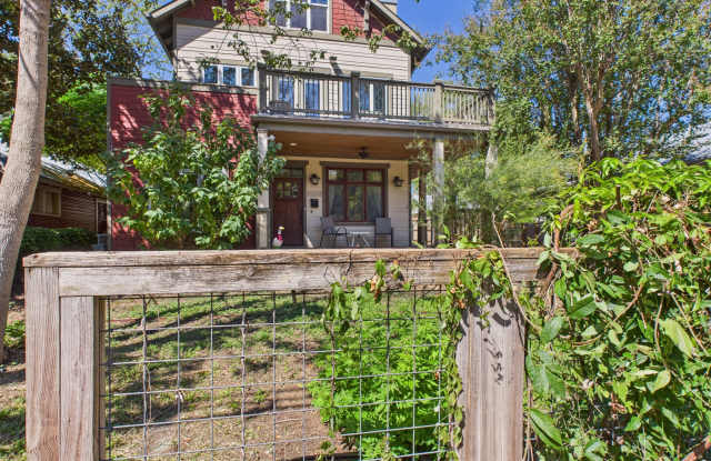 4604 Avenue H Gallery 2