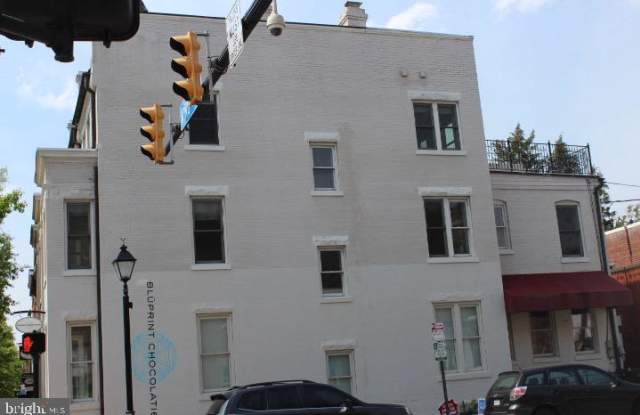 1001 KING STREET Gallery 4