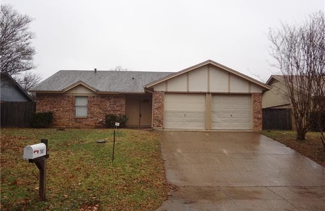 7601 Lisa Court - 7601 Lisa Court, Fort Worth, TX 76112