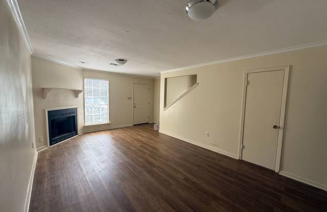2BD 1.5BA TOWNHOUSE WITH WATER INCLUDED photos photos