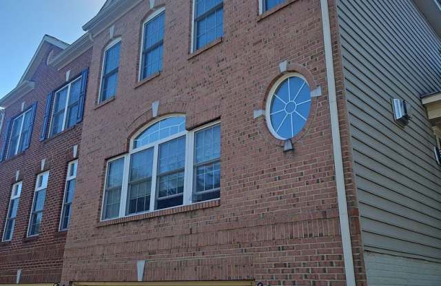 Gorgeous 3 Bed 2/2 Bath End Unit Townhome In Bowmans Hill photos photos