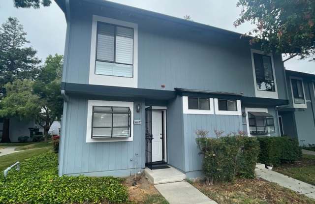 $3190 -- Beautifully Remodeled Townhome in Foxwood – Best Unit in the Community! photos photos
