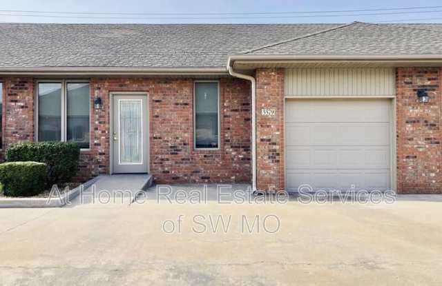 5587 N 17th photos photos