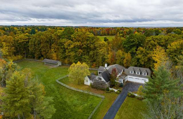 15 Saratoga Farm Road Gallery 2