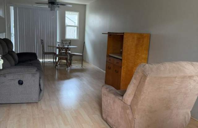 townhome in wailuku Maui Gallery 3