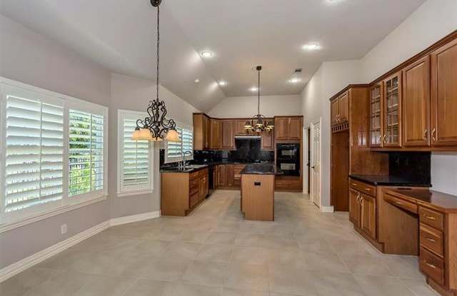 9612 Grandview Drive Gallery 3