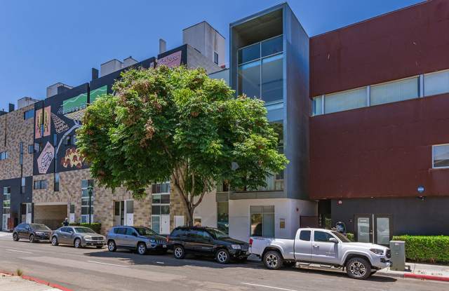 2 Bed 2 Bath in The Heart of Little Italy photos photos