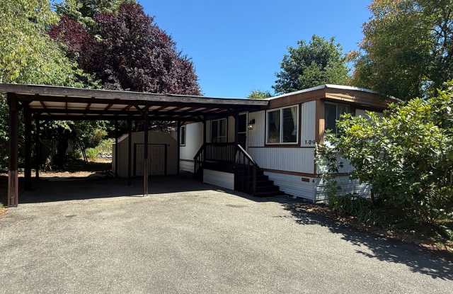 2 bedroom 1 bath single wide located in Holly Hills neighborhood photos photos