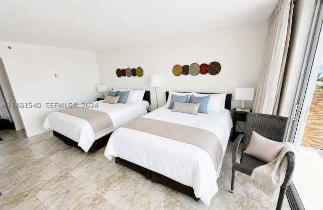 19201 Collins Ave Gallery 3