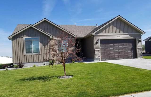 CALL TYE DIRECTLY AT 208-313-6062 - 4 Bed 2 bath home in Idaho Falls. photos photos