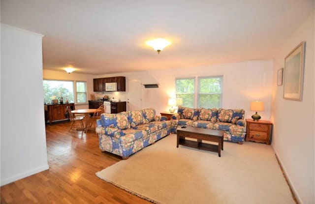 13 W Argonne Rd Rd - 13 Argonne Rd W, Hampton Bays, NY 11946