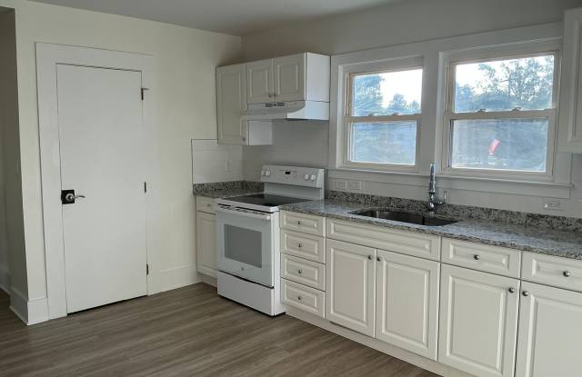Completely remodeled 3-bedroom Home in Cromwell photos photos