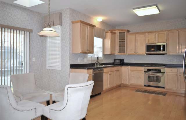 1204 FREDERICK Court Gallery 3