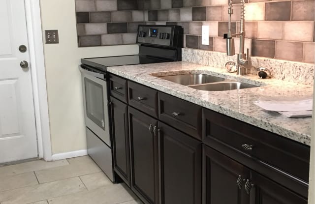 1503 E Navajo Ave - B - 1503 East Navajo Avenue, Tampa, FL 33612