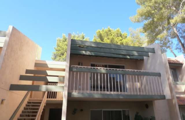 3/2 at 22nd  Kolb. An upstairs condo in Langley Gardens photos photos