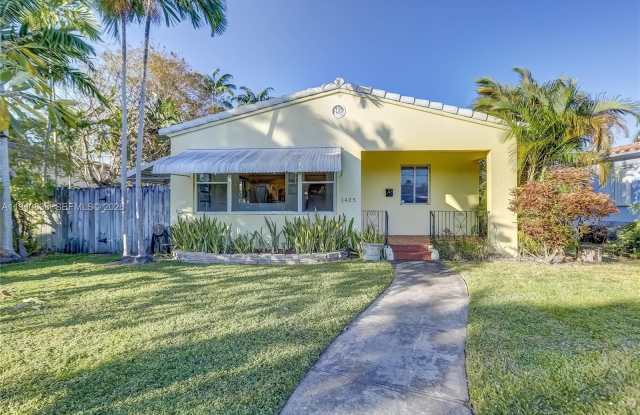 1425 Madison St photos photos