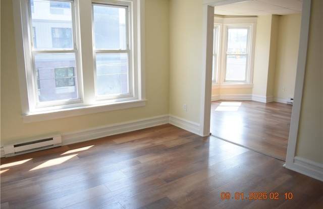 201 N 6TH Gallery 4