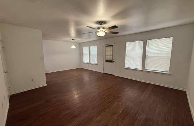 1000- 1002 Sagewood Trail - 1000 Gallery 2