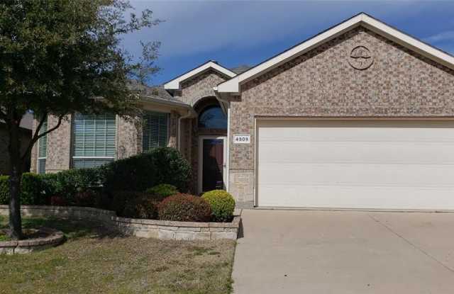4509 Red Robin Court - 4509 Red Robin Court, Fort Worth, TX 76244
