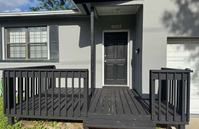 Ready Now! 4/2 Single Family Home in Arlington! Gallery 3