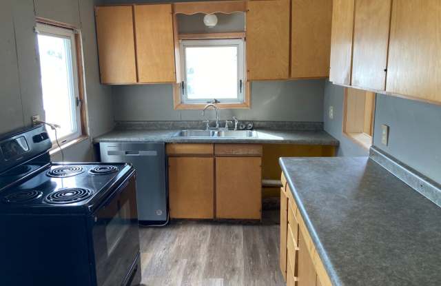 5 Bed 1.5 Bath Single Family Home in Antigo Gallery 1