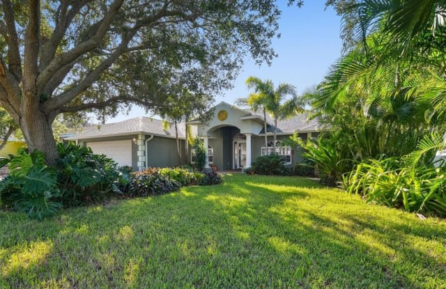 1296 HILL DRIVE - 1296 Hill Drive, Harbor Bluffs, FL 33770