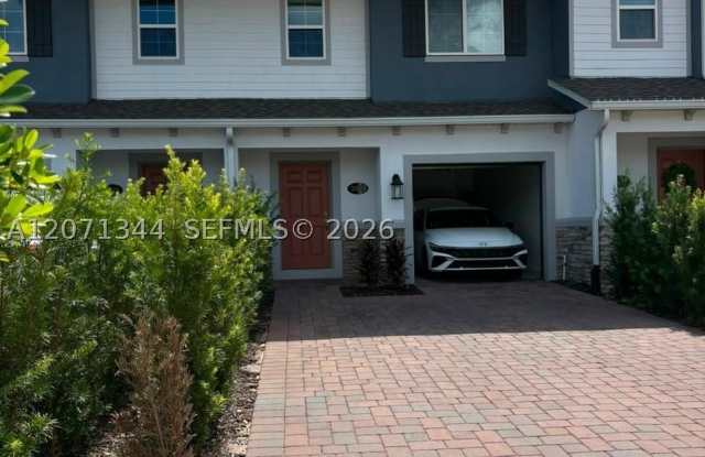 2835 NARCOOSSEE COMMONS WAY Gallery 1