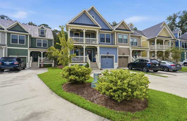 Beautiful Townhome In Private Community Gallery 4