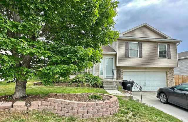 17706 Edna St, Omaha, NE 68136 - 17706 Edna Street, Sarpy County, NE 68136