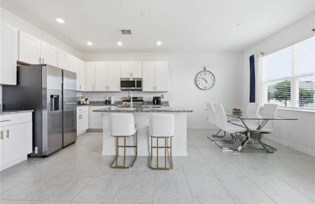 740 RICHMOND ESTATE Avenue Gallery 4