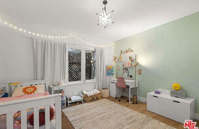 428 North Edinburgh Avenue Gallery 4