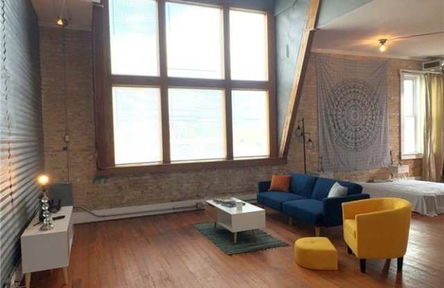 103 W Walnut Street Gallery 4