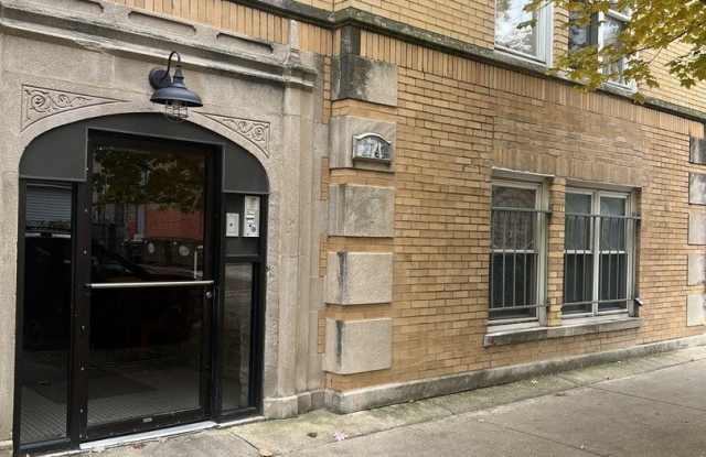 2747 W LEMOYNE Street unit: 3 photos photos