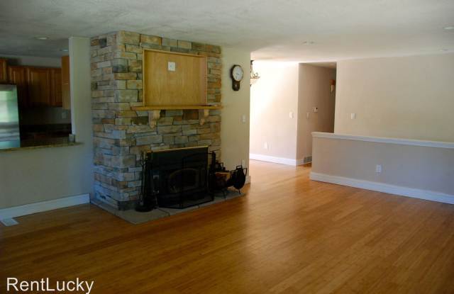 10105 88th Ave SW Gallery 3