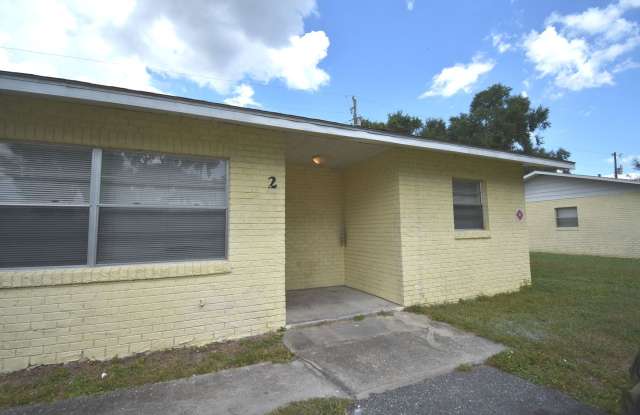 2 Bed/1 Bath, Single Story Duplex in Graceville Apartments Community AVAILABLE NOVEMBER 16th! Gallery 1