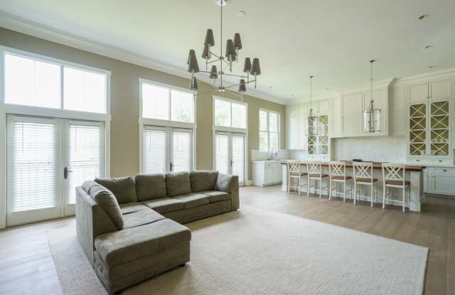 (2028) BEST 5 BED HOUSE ON CAMPUS!! Gallery 3