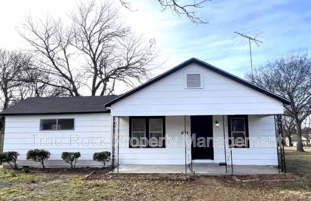 631 N Hickory Ave photos photos