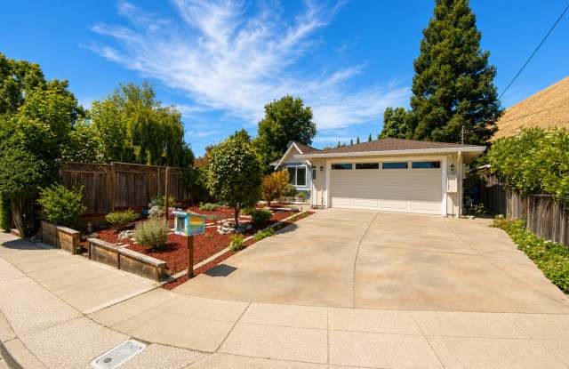 Gorgeous 3 Bedroom 2 Bath Home with Spectacular Curb Appeal! photos photos Gorgeous 3 Bedroom 2 Bath Home with Spectacular Curb Appeal! photos photos
