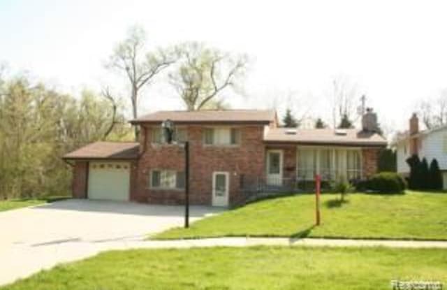 17361 W OUTER Drive - 17361 West Outer Drive, Dearborn Heights, MI 48127
