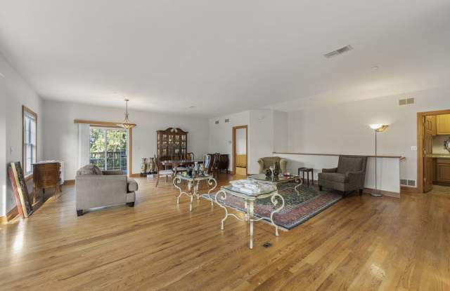 1537 Queen Ann Lane photos photos