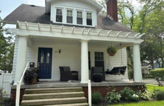 614 Greenwood Avenue Southeast Gallery 1